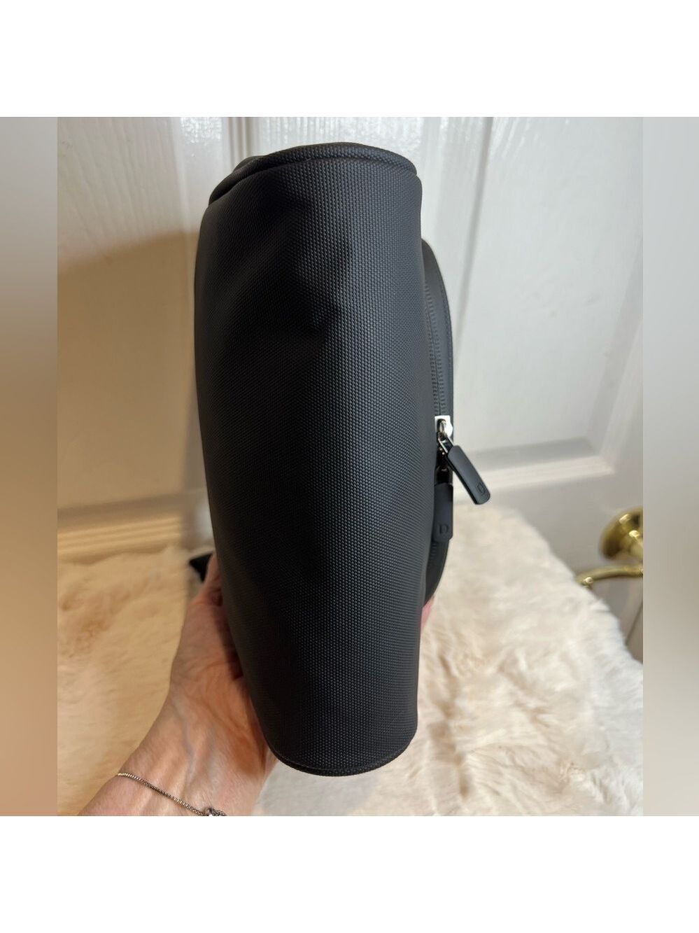 OUTGRAND HANGING MAKEUP BAG. WATERPROOF. NEW 3 - Picture 4 of 14